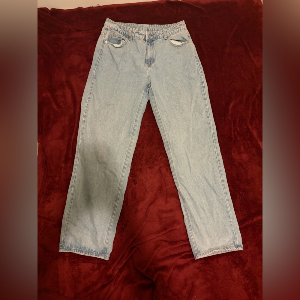 Light Wash Straight Leg Jeans
